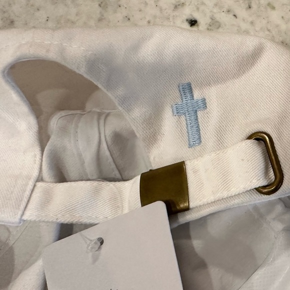 Runnin’ On Faith Hallmark Women’s Adjustable Baseball Hat NWT - Picture 3 of 3